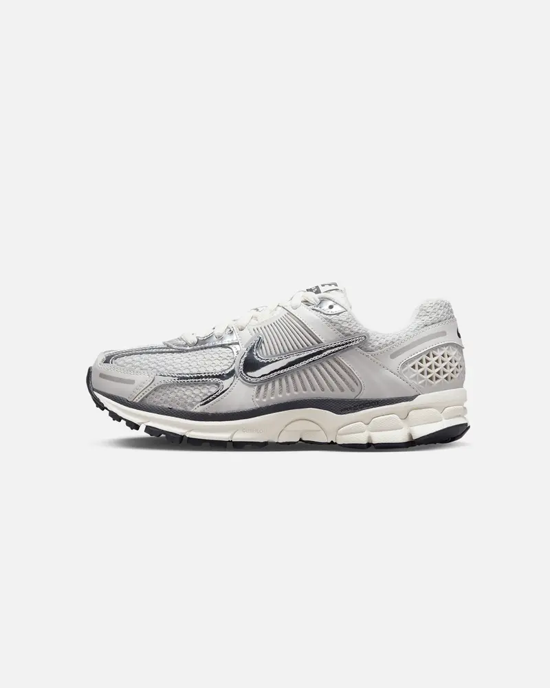 Nike Women's Zoom Vomero 5 Photon Dust/Chrome 1