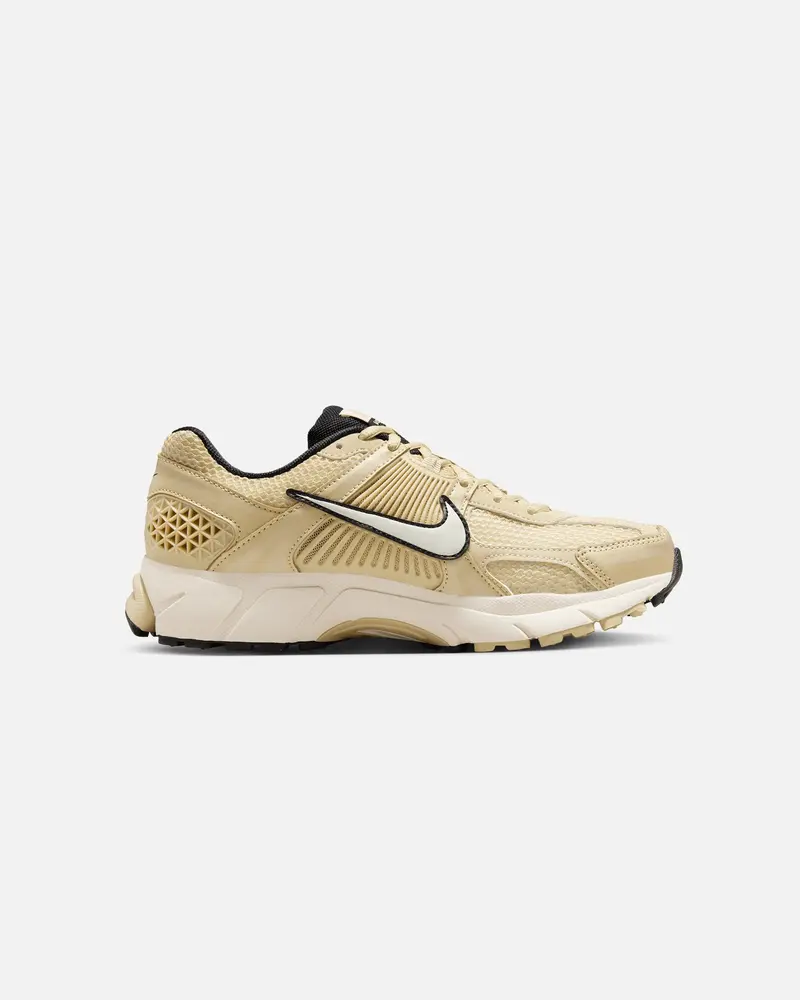 Nike Women's Zoom Vomero 5 Team Gold/Soft Pearl 4