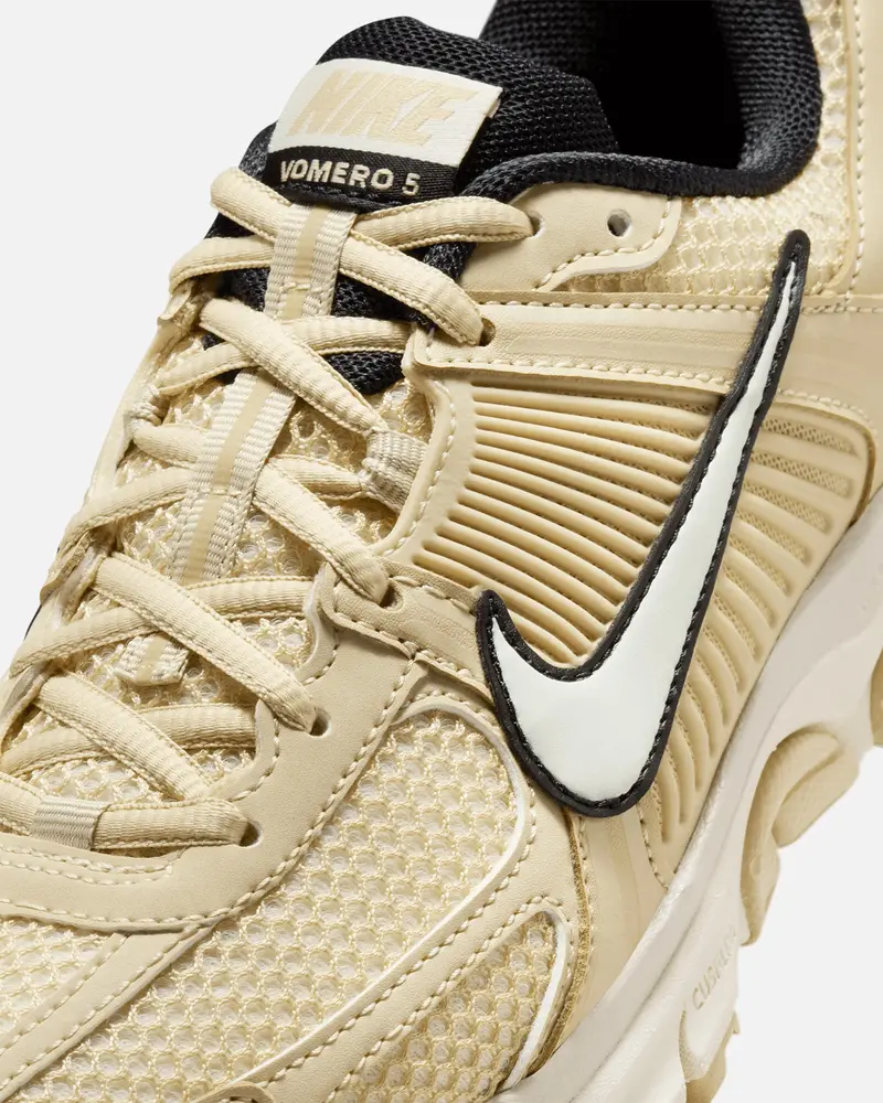 Nike Women's Zoom Vomero 5 Team Gold/Soft Pearl 6