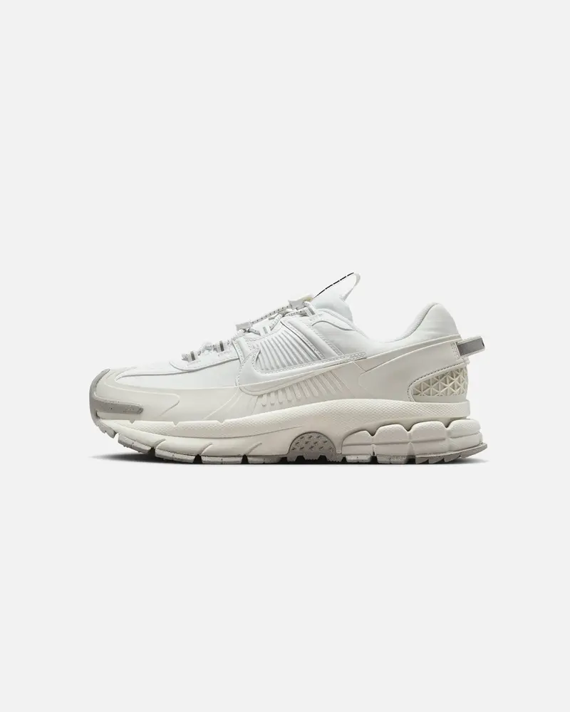 Nike Women's Zoom Vomero Roam Summit White/Summit White 1