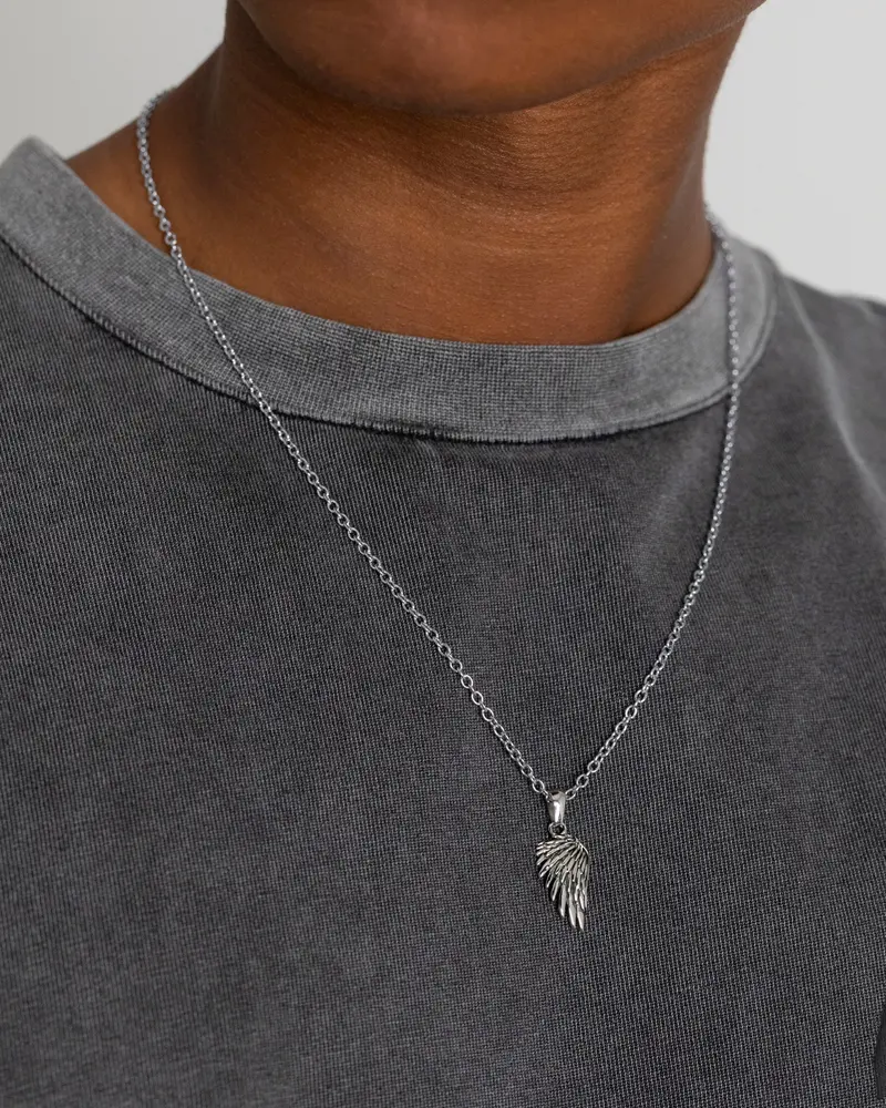 Nxs Wing Necklace White Gold 1