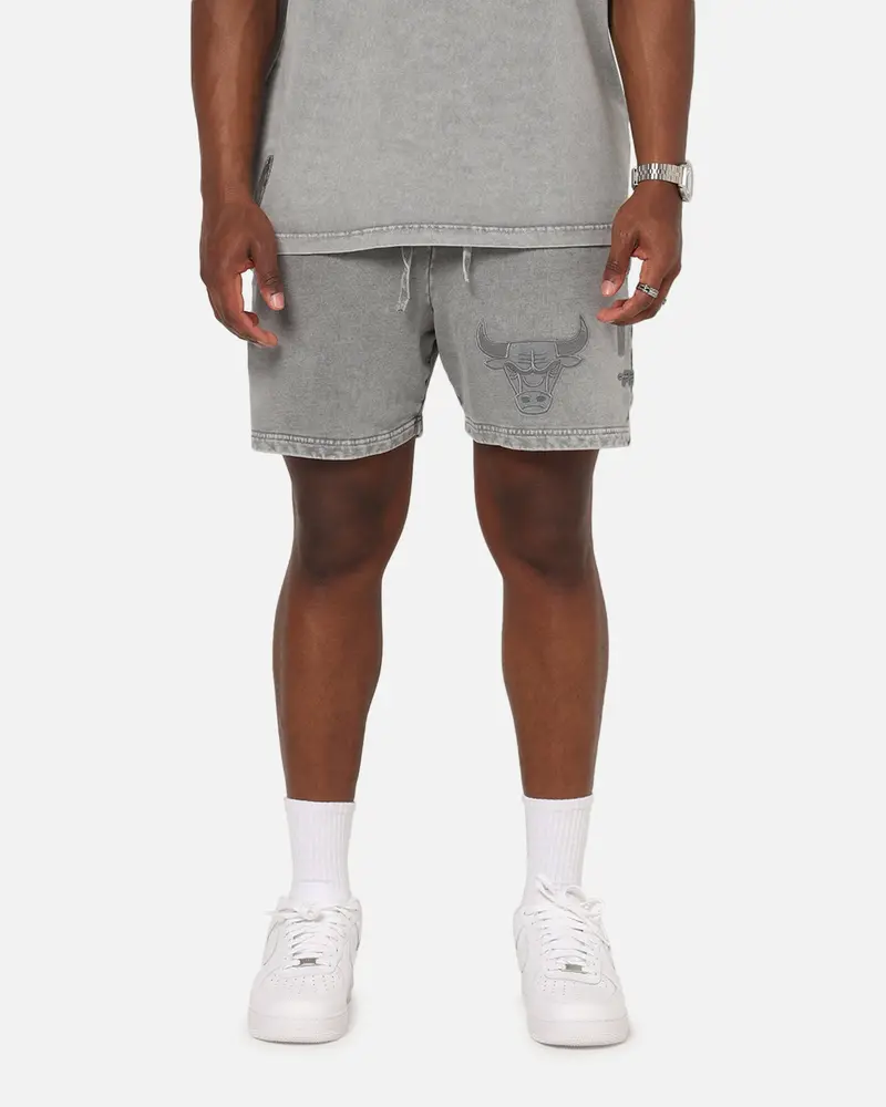 Pro Standard Chicago Bulls Washed Classic Shorts Washed Grey 1
