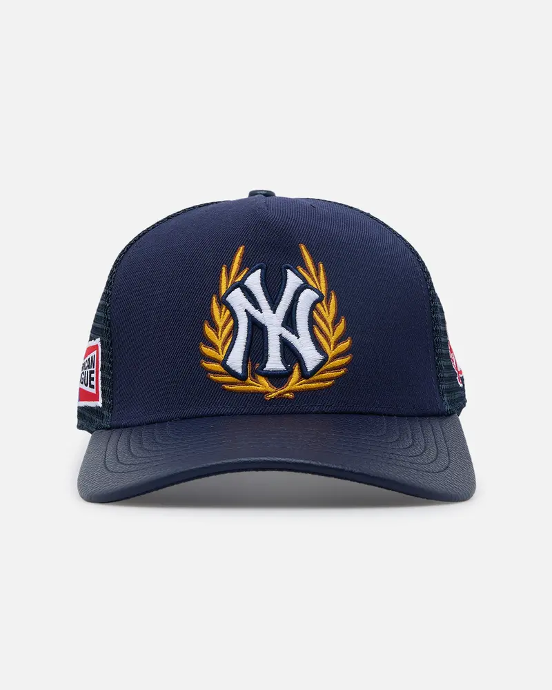 Pro Standard New York Yankees Fast Lane Trucker Strapback Midnight Navy 1