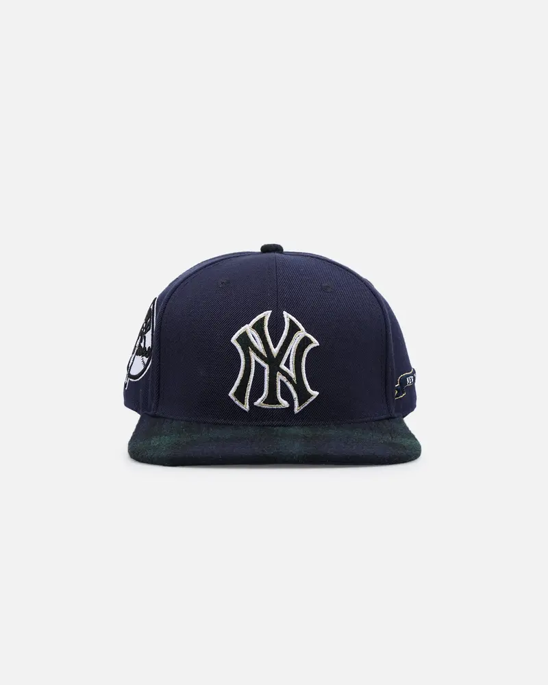 Pro Standard New York Yankees Pro Prep Plaid Snapback Midnight Navy 1
