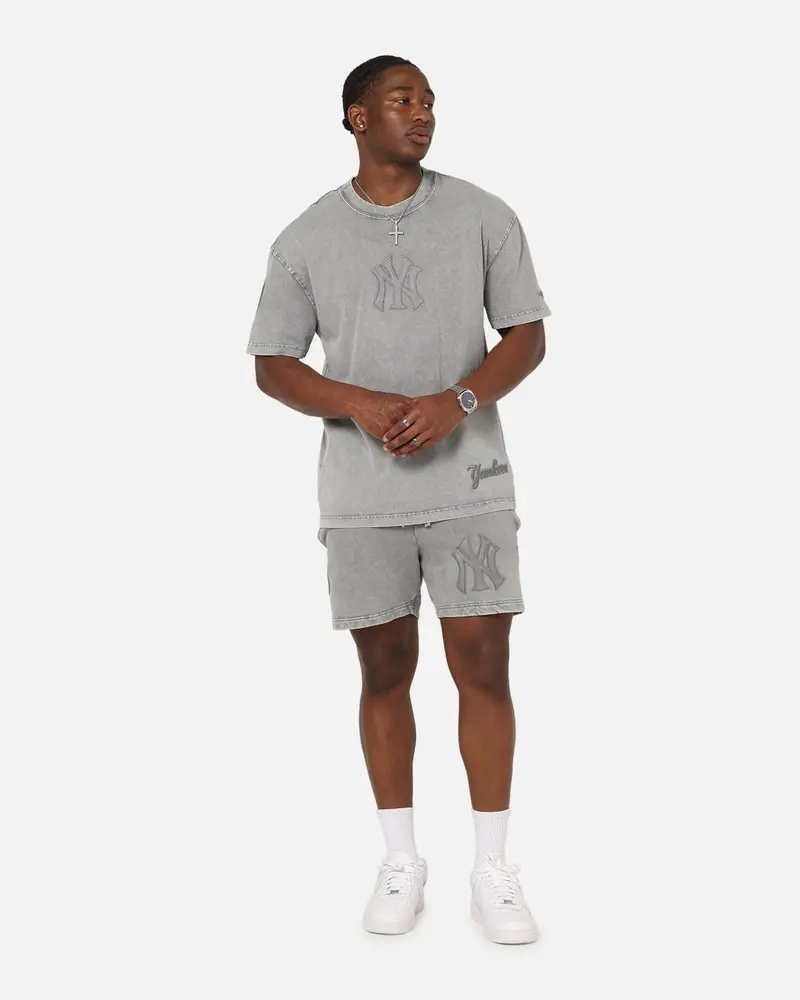 Pro Standard New York Yankees Washed Classic T-Shirt Washed Grey 2