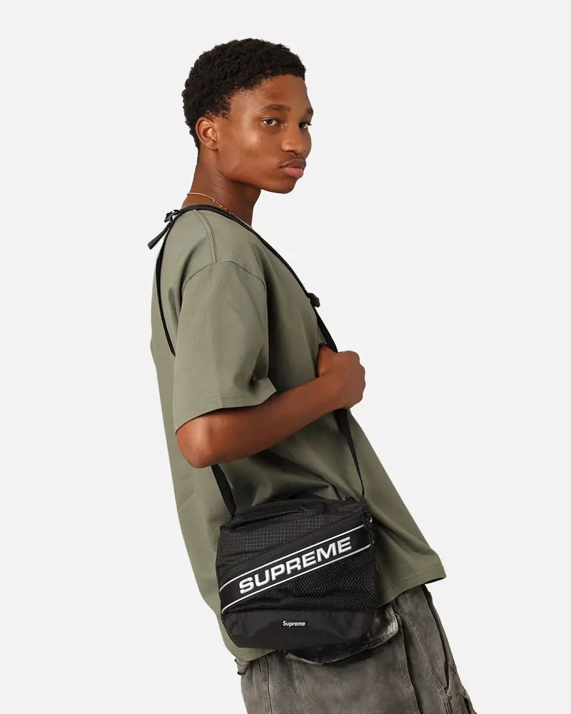 Supreme Logo Shoulder Bag Black 1